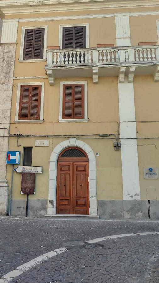 Piccolo Paradiso In Pieno Centro Castel Di Sangro Exterior foto